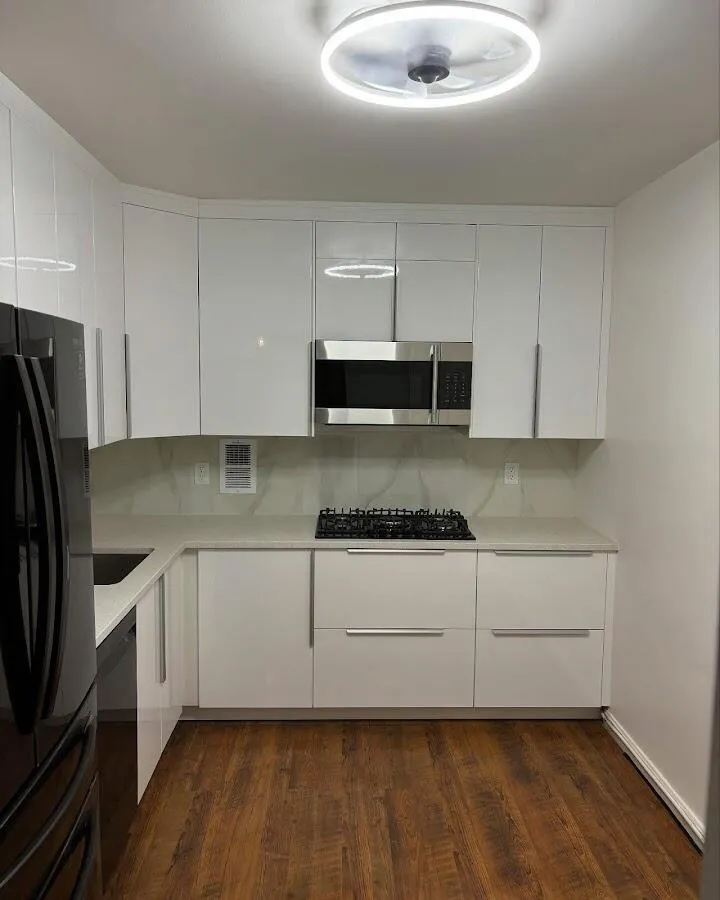 Renovated kitchen with quartz countertops in Kendall West